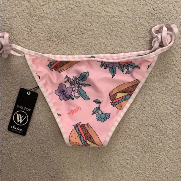 Wildfox String Bikini Bottoms Hamburger Pink P/S - Picture 2 of 4